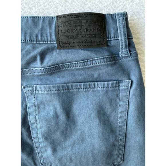 Lucky Brand Pants Mens 33x32 Blue Chinos 121 Slim Straight Golf Church Work Pant - Picture 10 of 11